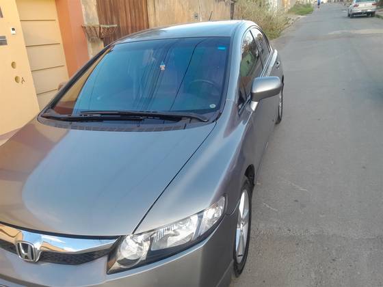 HONDA CIVIC 1.8 LXS 16V FLEX 4P AUTOMÁTICO HONDA CIVIC 1.8 LXS 16V FLEX 4P AUTOMÁTICO